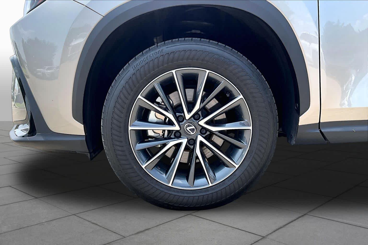 Used 2025 Atomic Silver Lexus  image 9