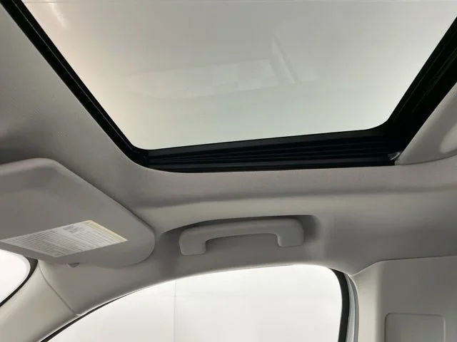 New 2026 Oxford White Ford XLT image 22