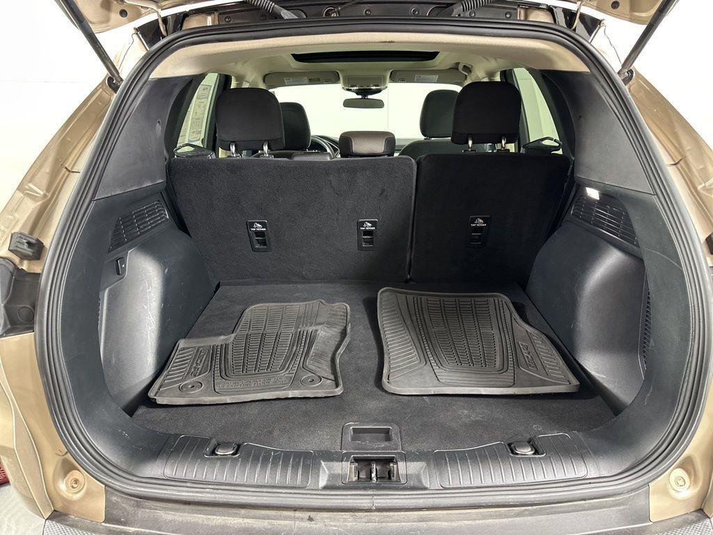 Used 2020 Desert Gold Metallic Ford SE image 18