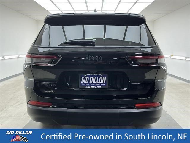 Used 2023 Diamond Black Crystal Pearlcoat Jeep Altitude image 5
