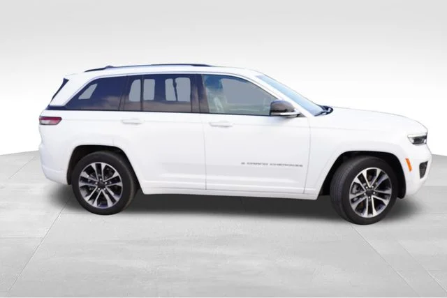 Used 2023 White Jeep Overland 4xe image 2