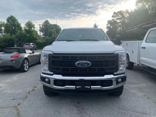Used 2024 White Ford XL image 3