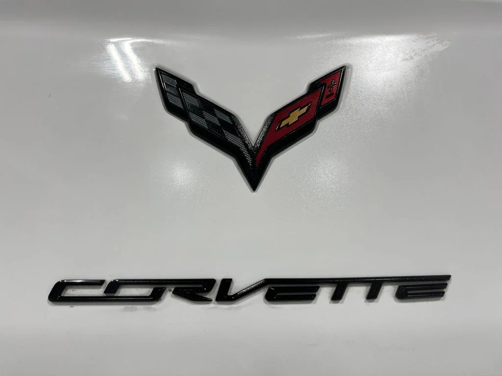 Used 2016 Arctic White Chevrolet Stingray image 39