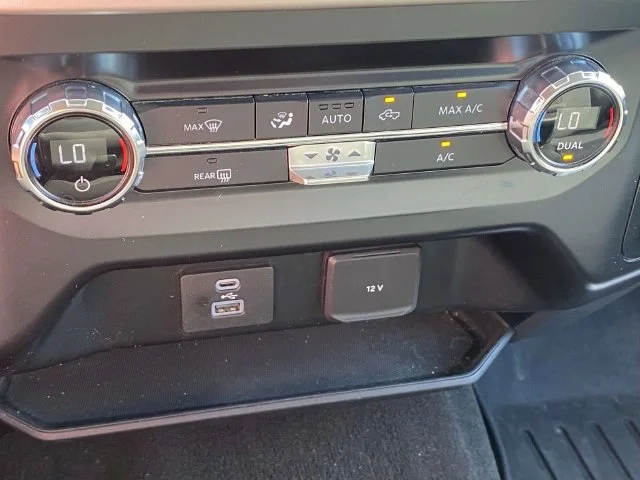 Used 2021 White Ford XLT image 19