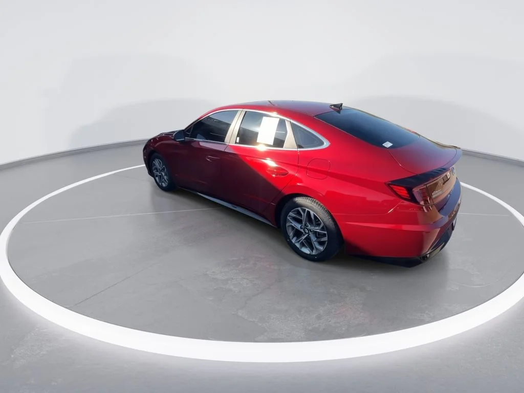 Used 2023 Red Hyundai SEL image 6