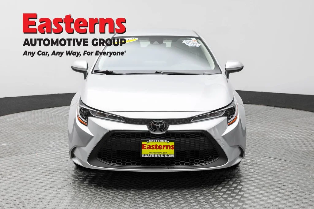 Used 2022 Silver Toyota LE image 2