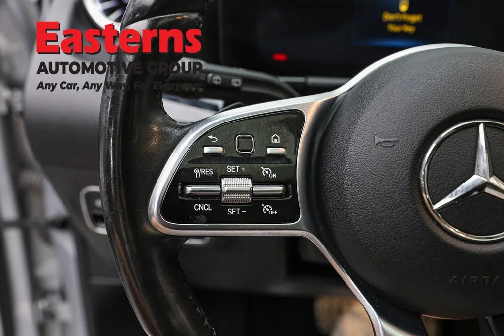 Used 2022 Silver Mercedes-Benz GLA 250 image 15
