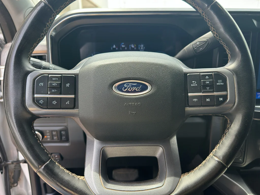 Used 2025 Oxford White Ford LARIAT image 16