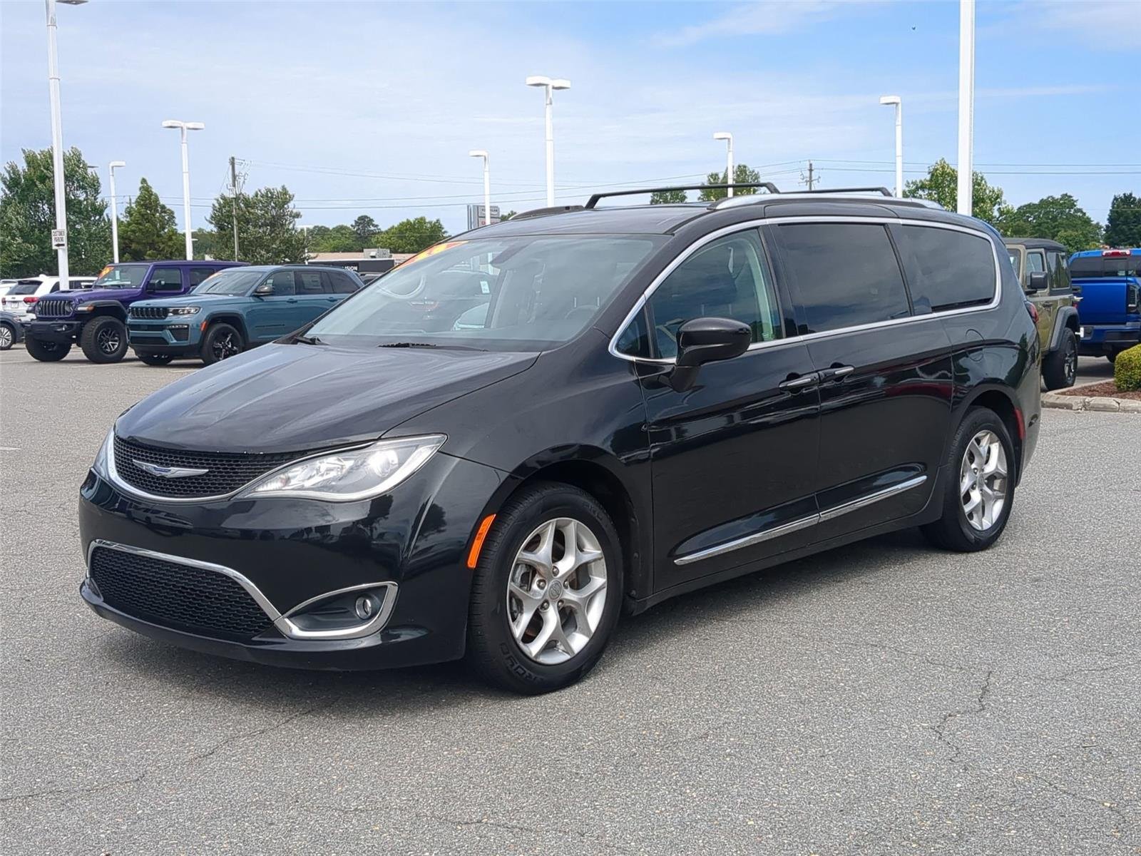 2018 Chrysler Pacifica Touring L Plus's photo