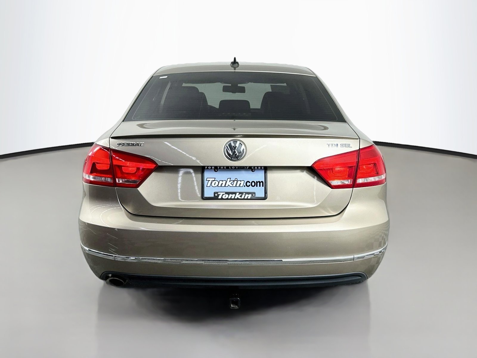 Used 2015 Titanium Volkswagen TDI SEL Premium image 6