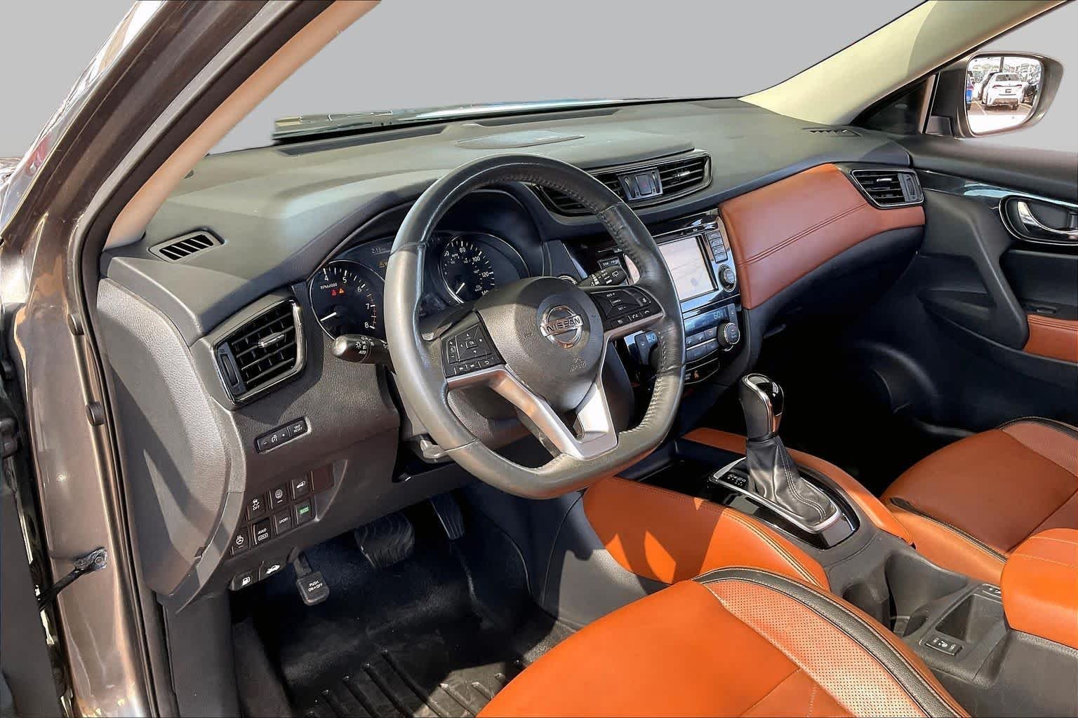 Used 2017 Gun Metallic Nissan SL image 15
