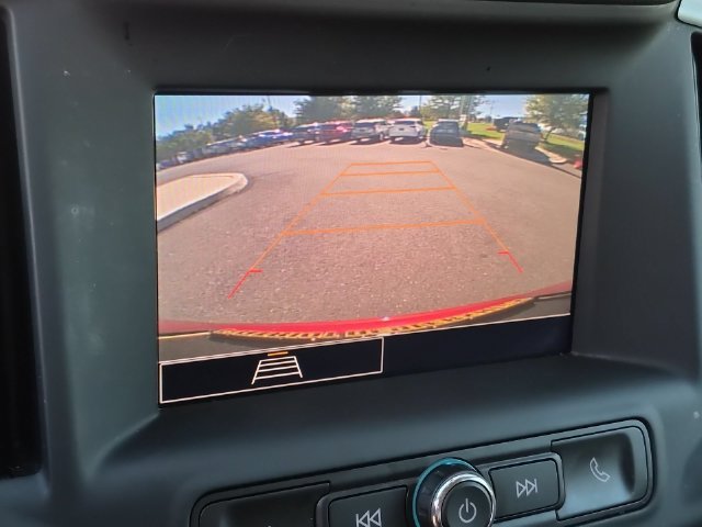Used 2023 VOLCANIC RED TINTCOAT GMC SLE image 17