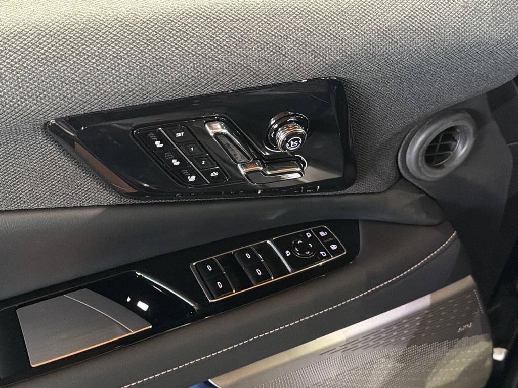 2026 Cadillac OPTIQ V-Series - Photo 16