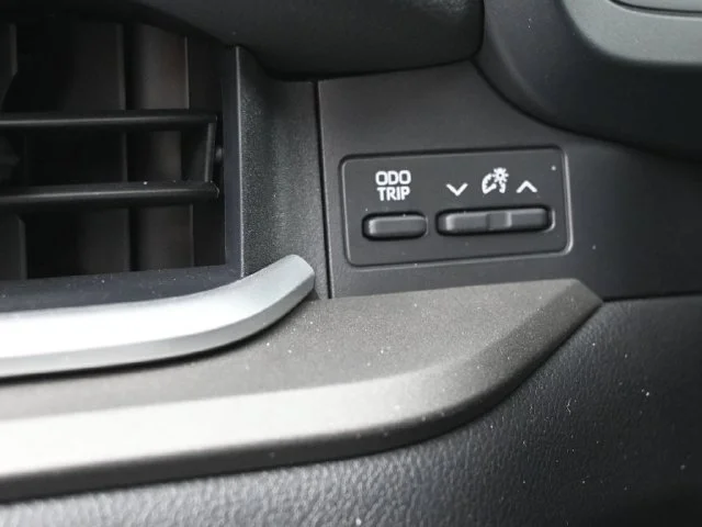Used 2025 White Toyota XLE image 16