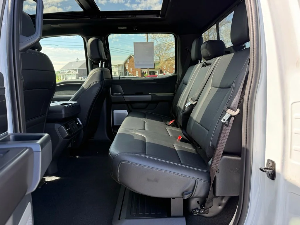 New 2026 Oxford White Ford Lariat image 18
