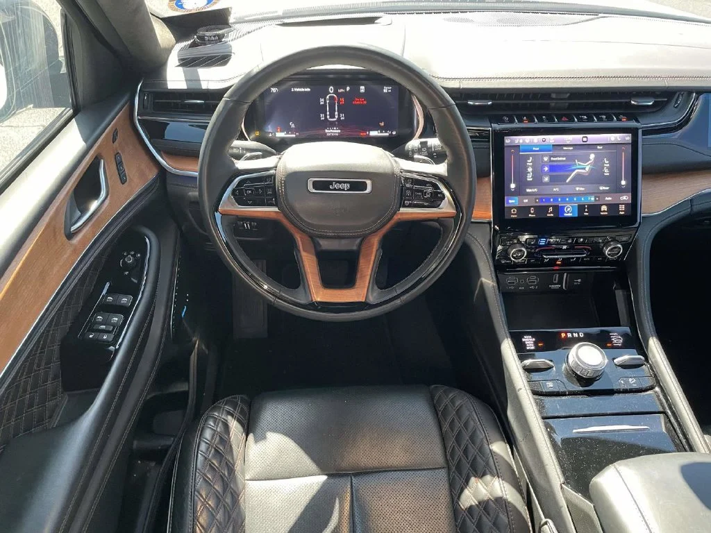 Used 2023 White Jeep Summit image 21