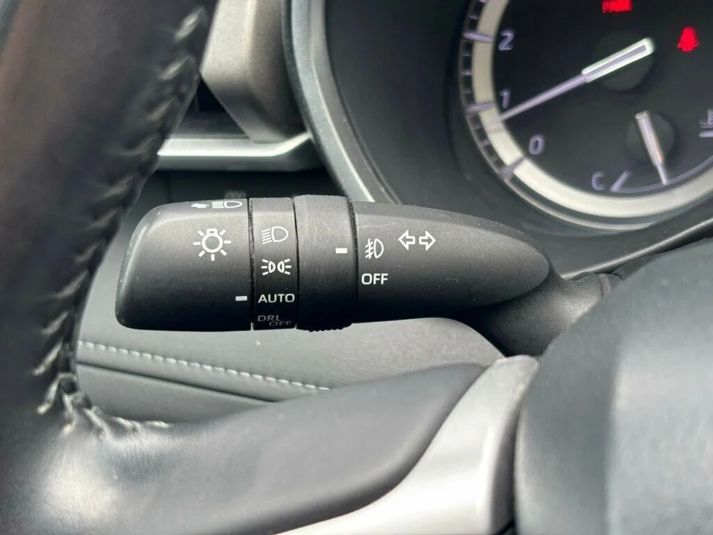 Used 2022 Black Toyota XLE image 4
