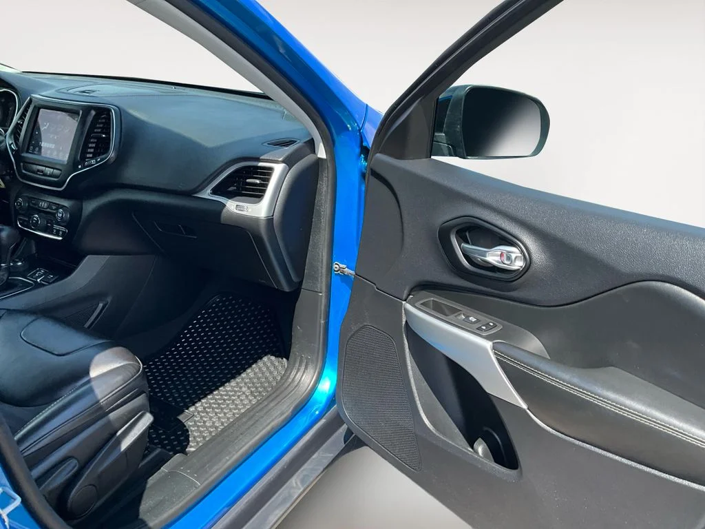 Used 2022 Hydro Blue Pearlcoat Jeep X image 9