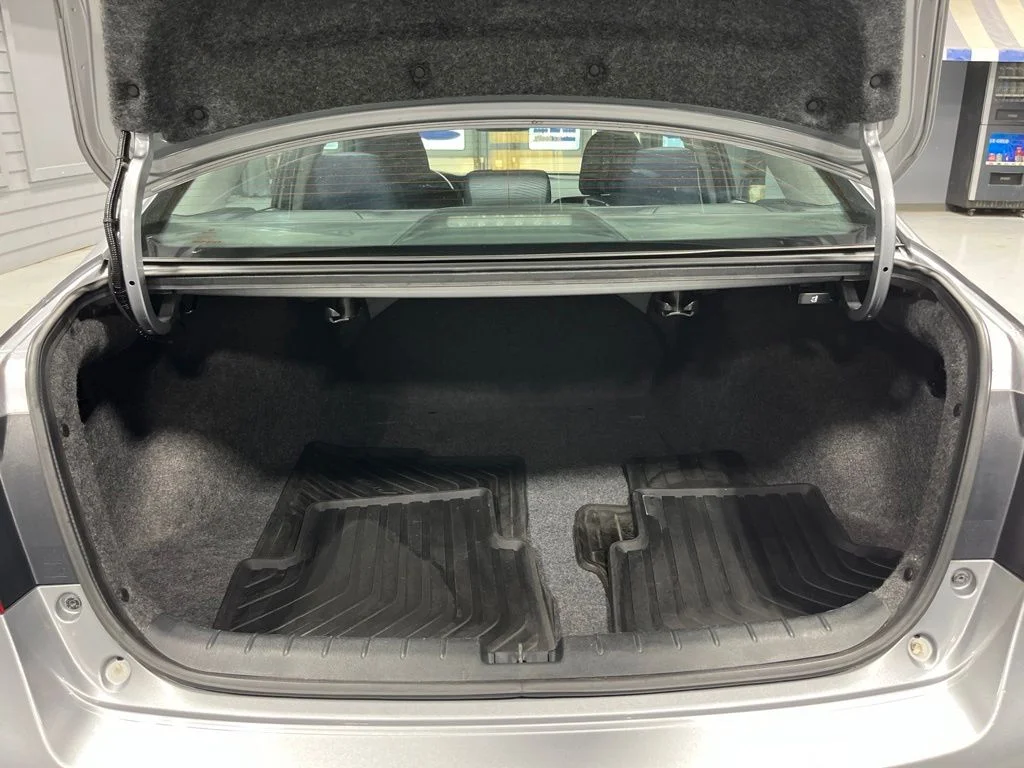 Certified Used 2016 Lunar Silver Metallic Honda LX image 30