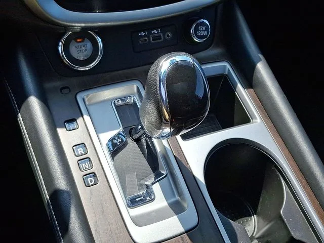 Used 2020 White Nissan Platinum Intelligent AWD image 62
