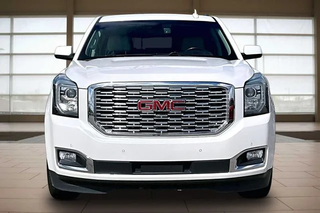 Used 2019 White GMC Denali image 3