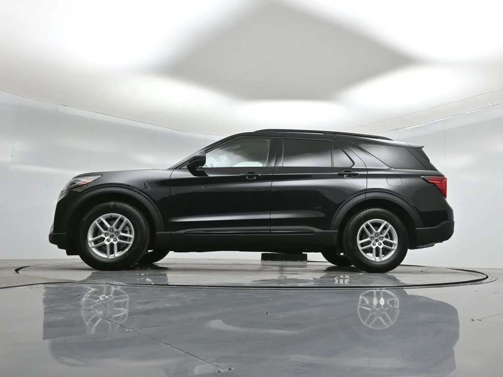 New 2026 Agate Black Metallic Ford Active image 7