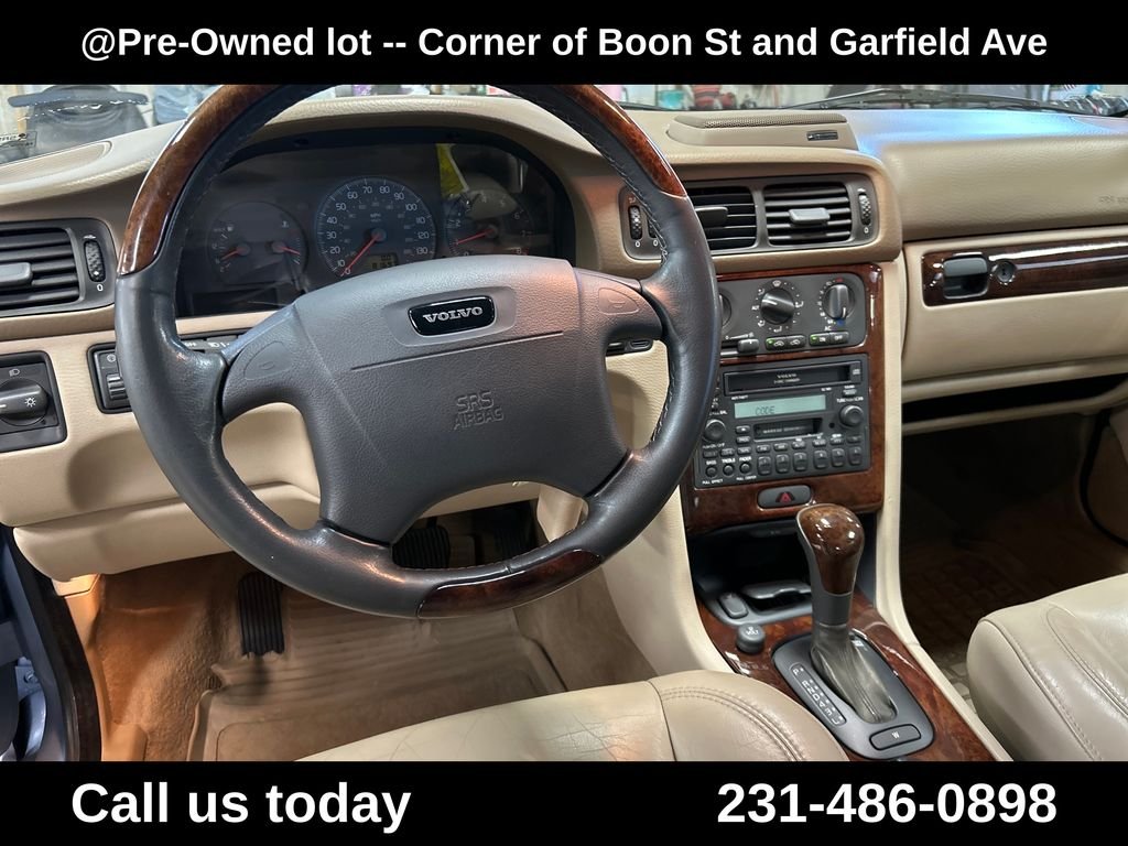 Used 2004  Volvo HT image 17