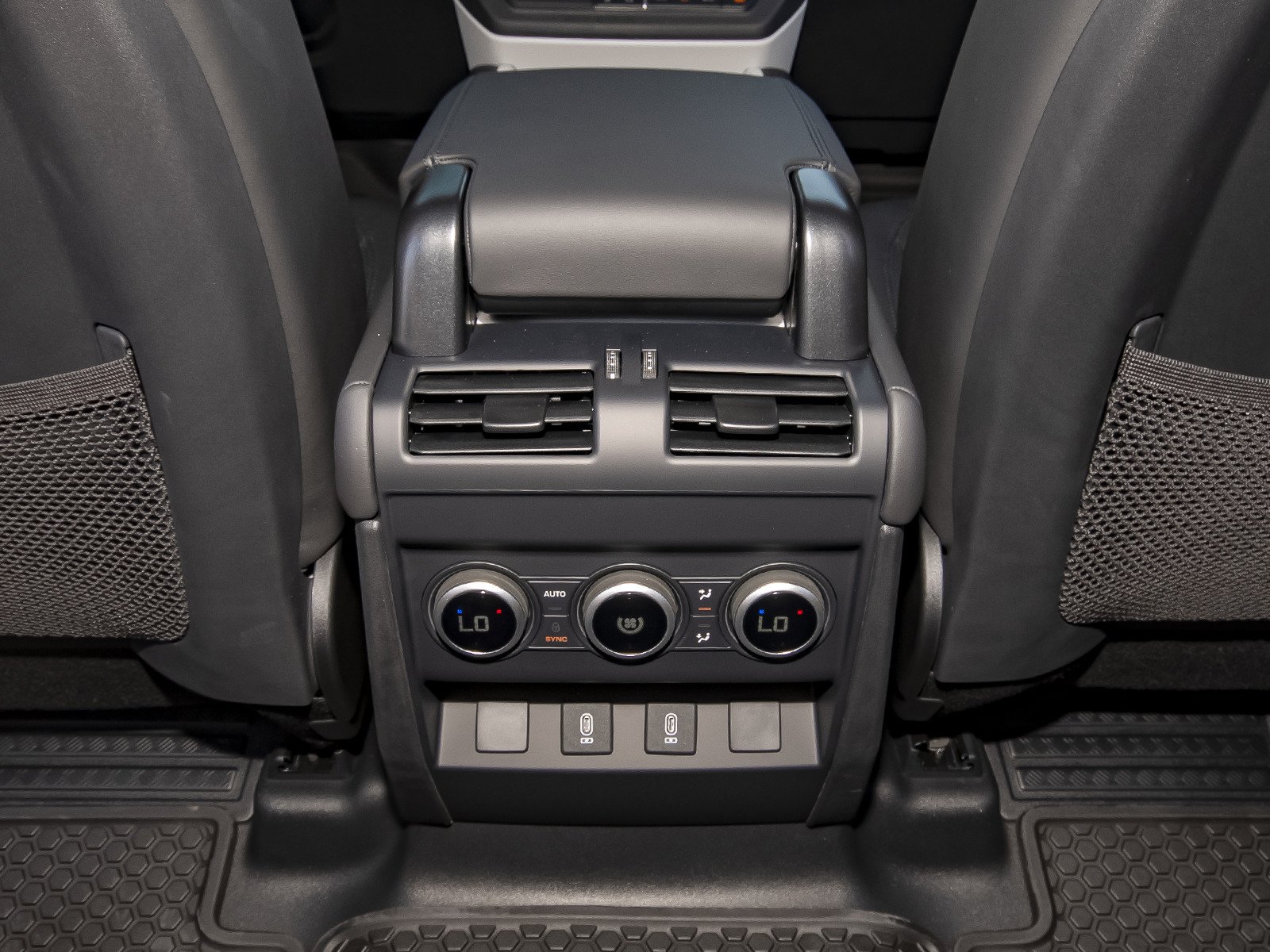 New 2026 Fuji White Land Rover X-Dynamic SE image 50