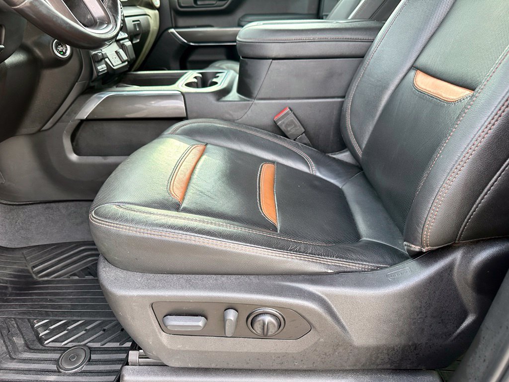Used 2022 Black GMC AT4 image 17