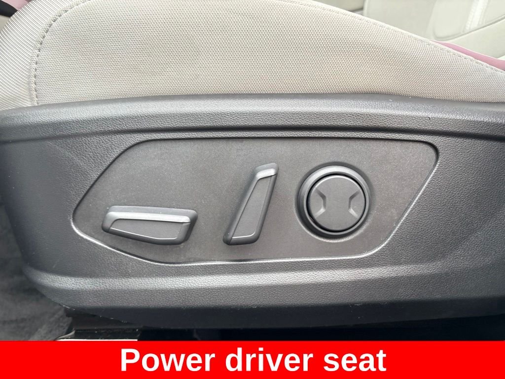 Used 2025 White Hyundai SEL image 12