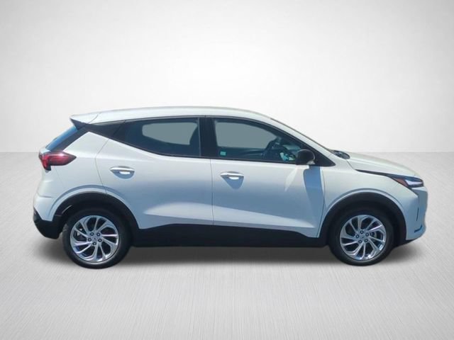 New 2027 Summit White Chevrolet LT image 11