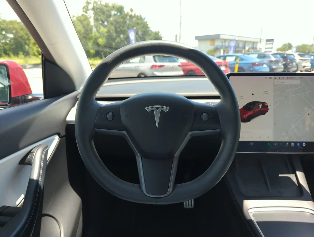 Used 2022  Tesla Performance image 17