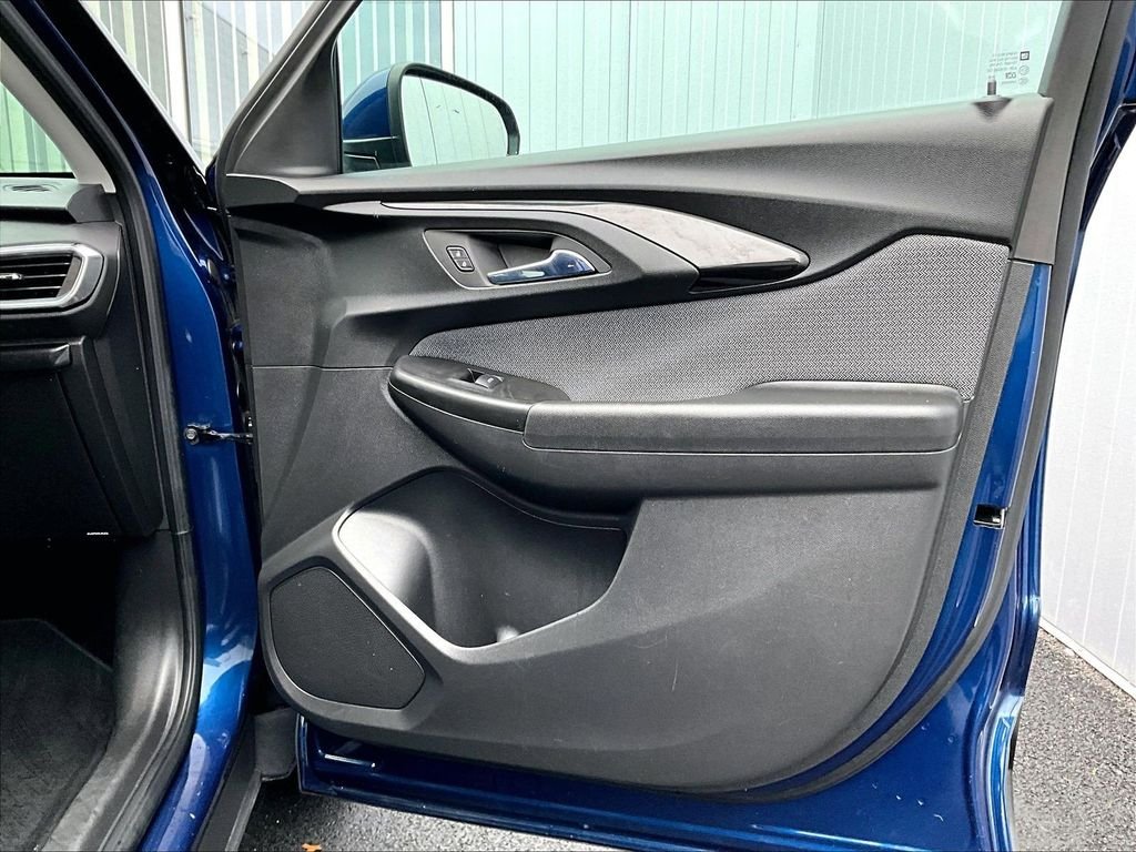 Used 2022 Blue Chevrolet LT image 12