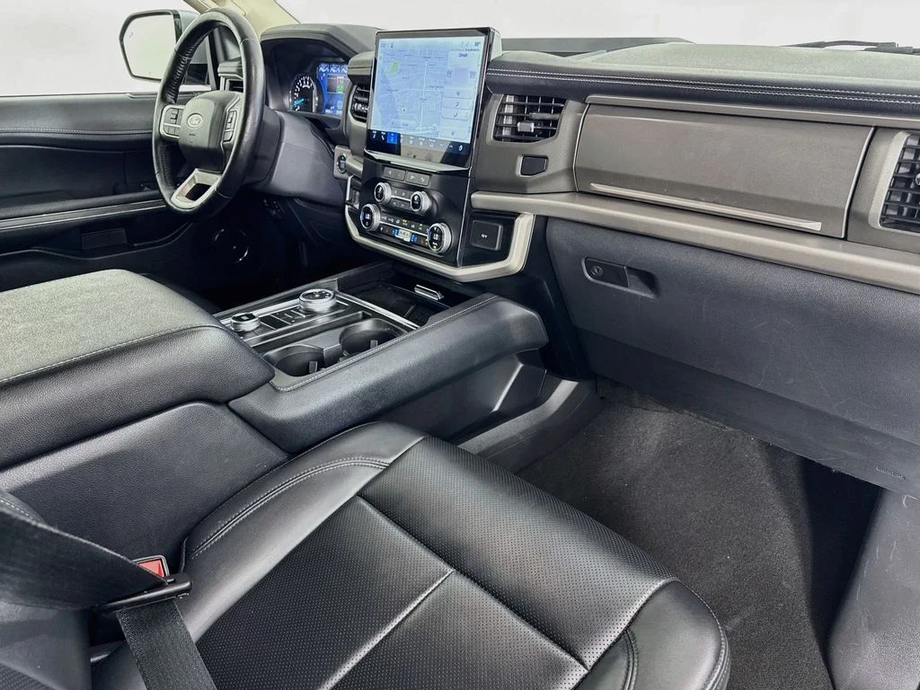 Used 2024 Silver Ford XLT image 38