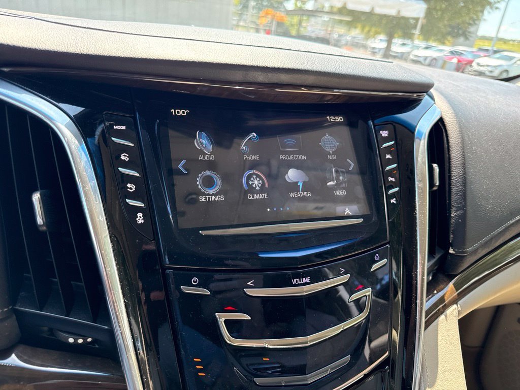Used 2018 Crystal White Tricoat Cadillac Premium Luxury image 18