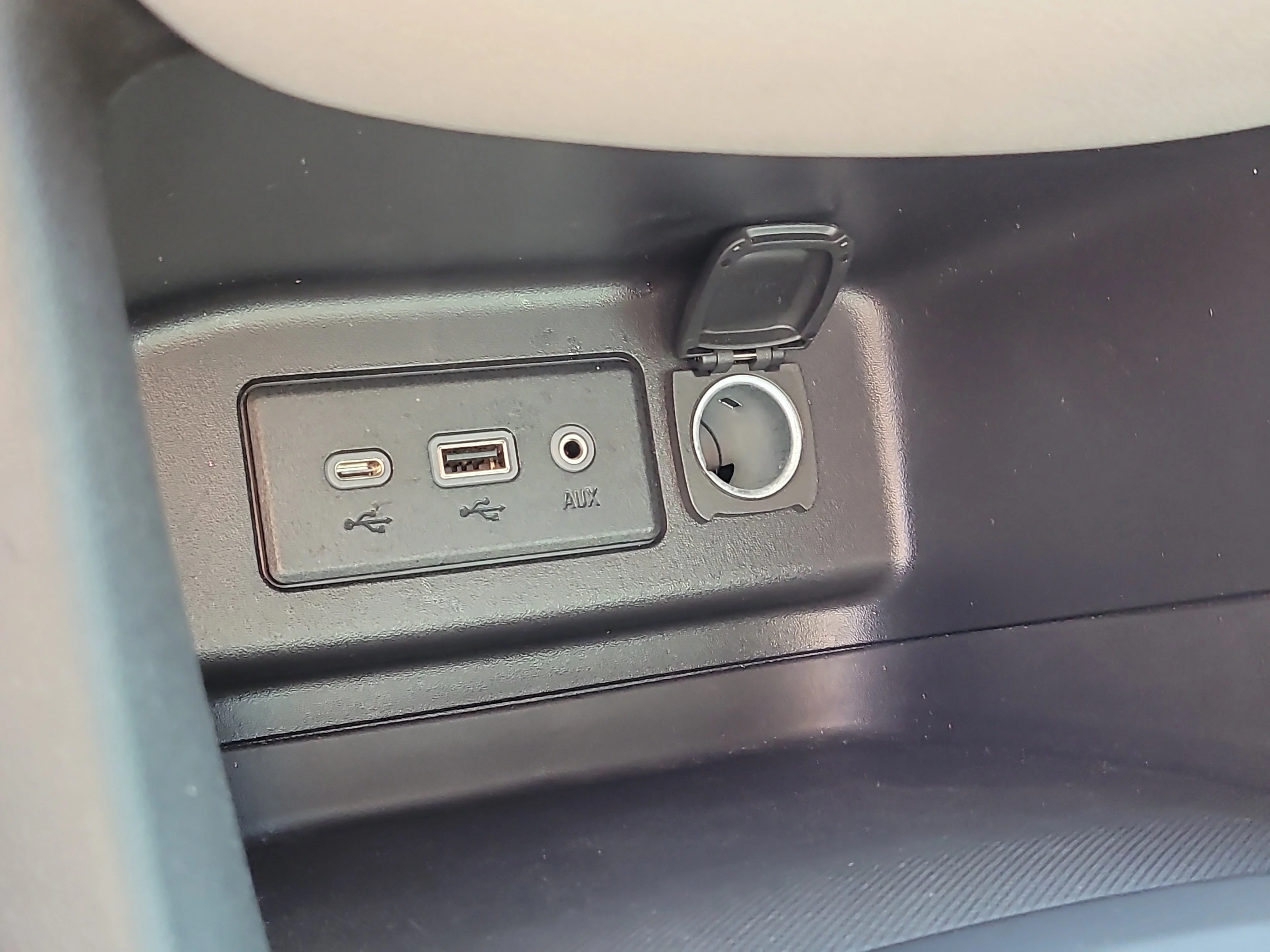 Used 2022 Silver Ice Metallic Chevrolet LS image 25