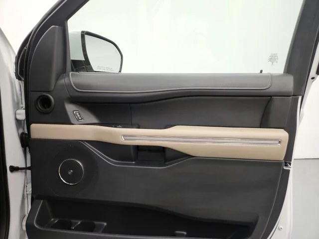 Used 2024 White Ford Limited image 41