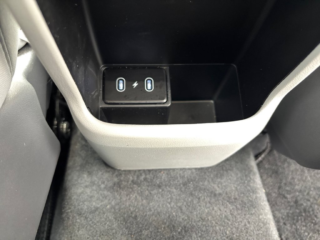 Used 2025 Green Hyundai SEL Convenience image 39