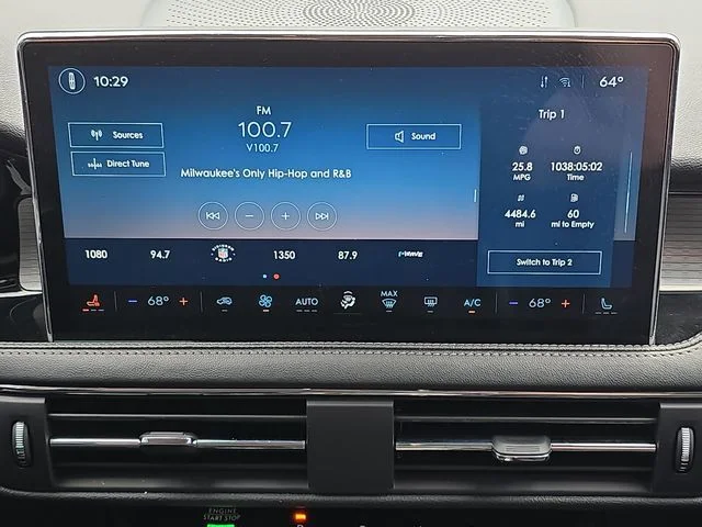 Used 2023 Gray Lincoln Standard image 27