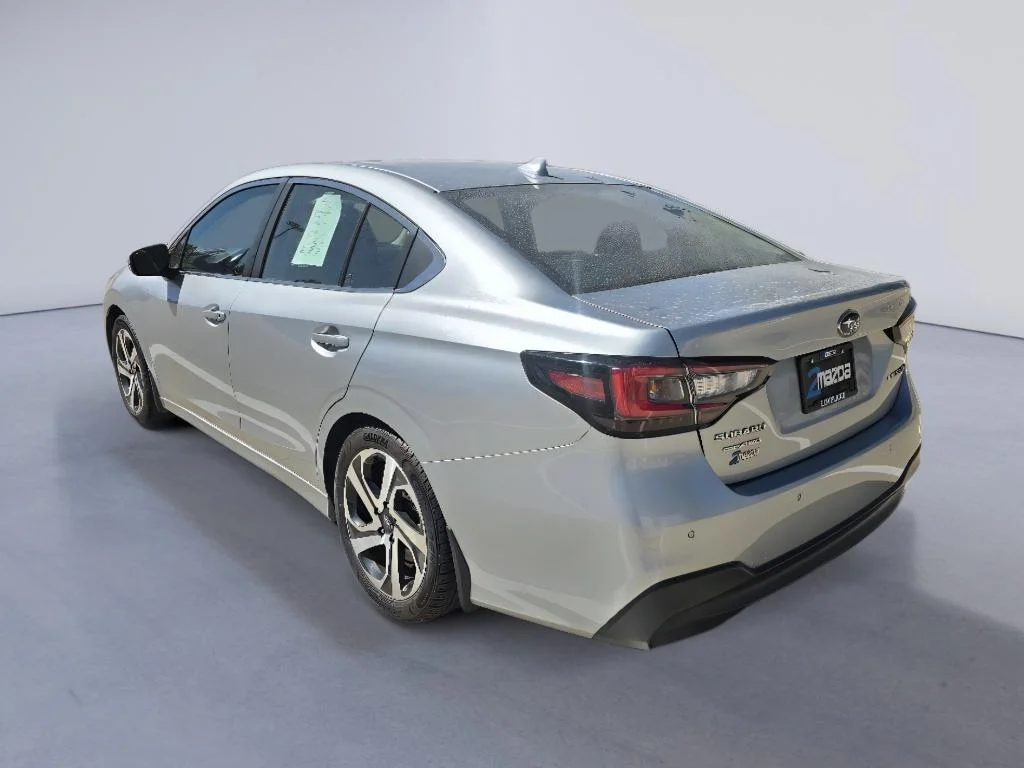 Used 2022 Ice Silver Metallic Subaru Limited image 3