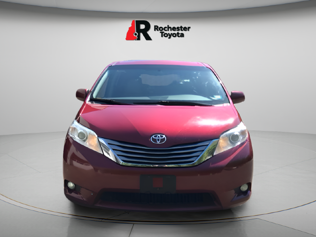 Used 2017 Red Toyota XLE image 2