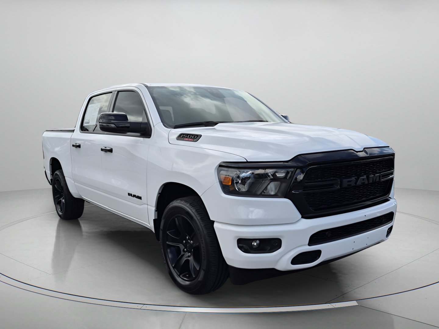 2023 RAM 1500 Big Horn/Lone Star 4x4 Crew Cab 5'7's photo