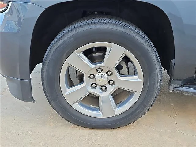 Used 2019 Shadow Gray Met Chevrolet LT 4x4 image 5
