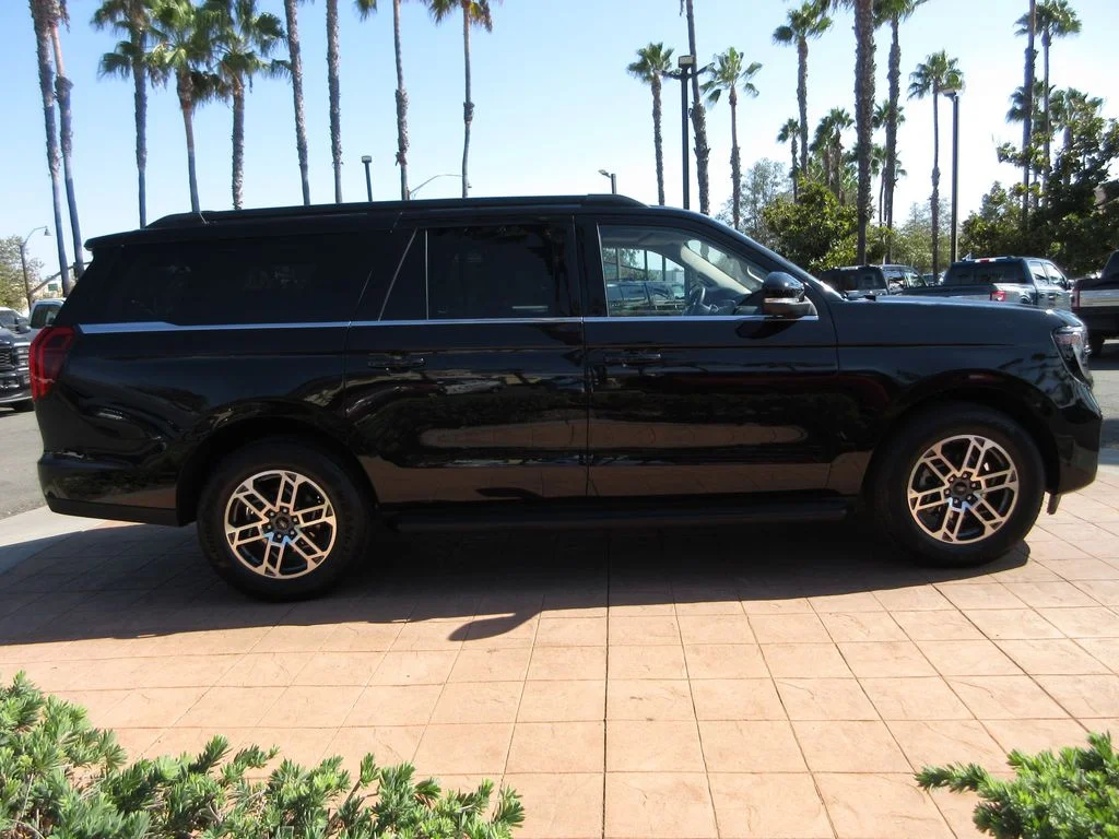 Certified Used 2025 Agate Black Metallic Ford Active image 5