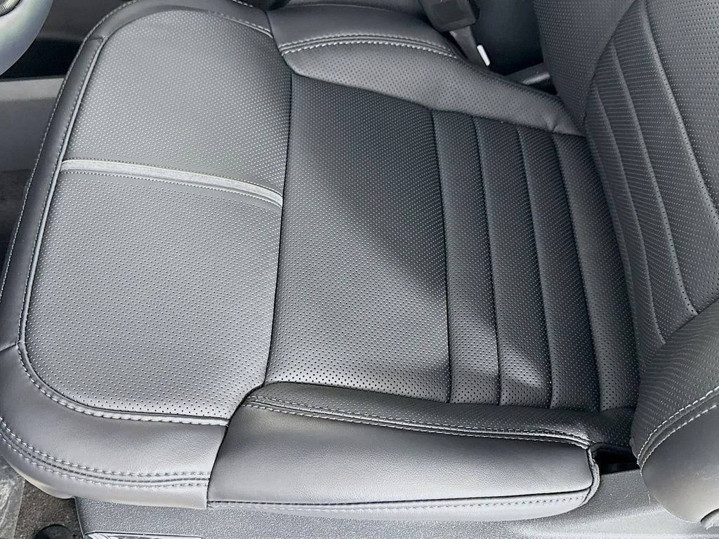 New 2026 Agate Black Metallic Ford Platinum® image 20