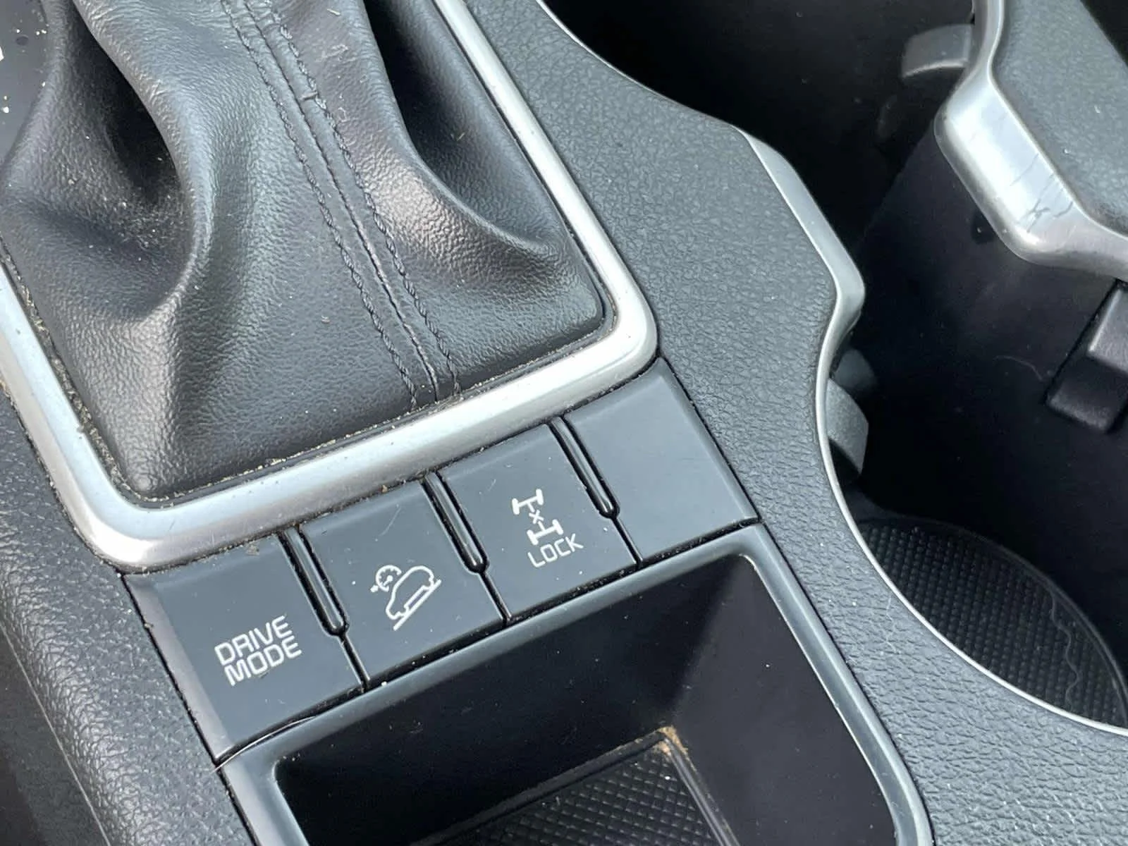 Used 2019 Sparkling Silver Kia LX image 24
