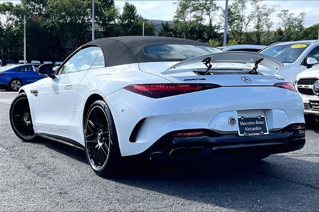 Used 2022  Mercedes-Benz SL 63 AMG® image 10
