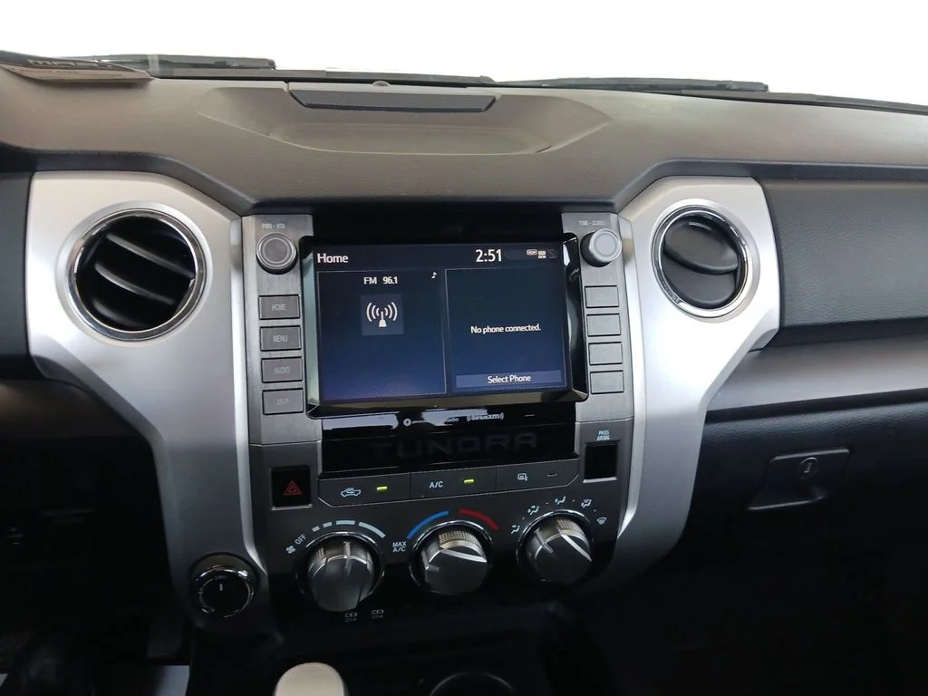 Used 2021 White Toyota SR5 image 12