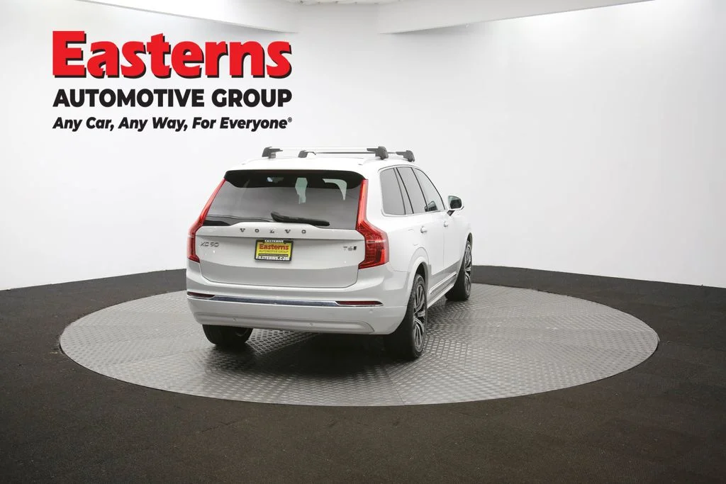 Used 2022 White Volvo T6 Inscription image 40