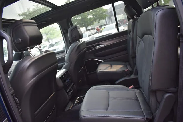 New 2026 Fathom Blue Pearl-Coat Exterior Paint (Late Availability) Jeep Limited Altitude image 27